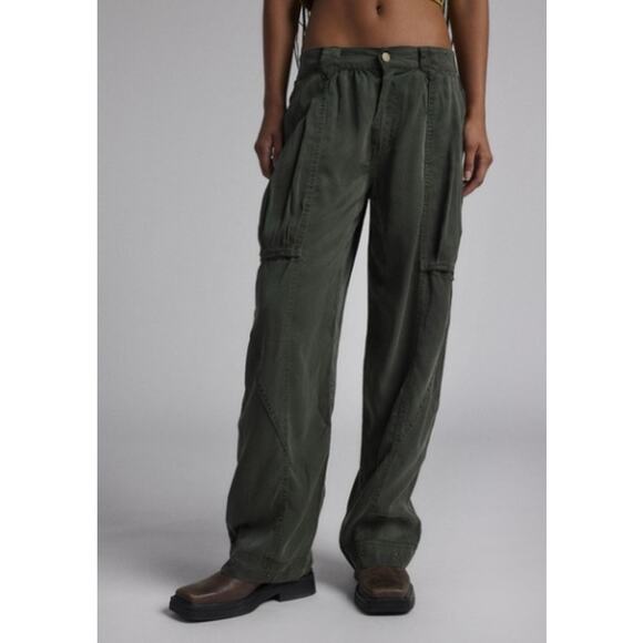 Urban Outfitters BDG Carissa Cargo Utility Pants Moss Green Wide Leg NWT M - Picture 1 of 7